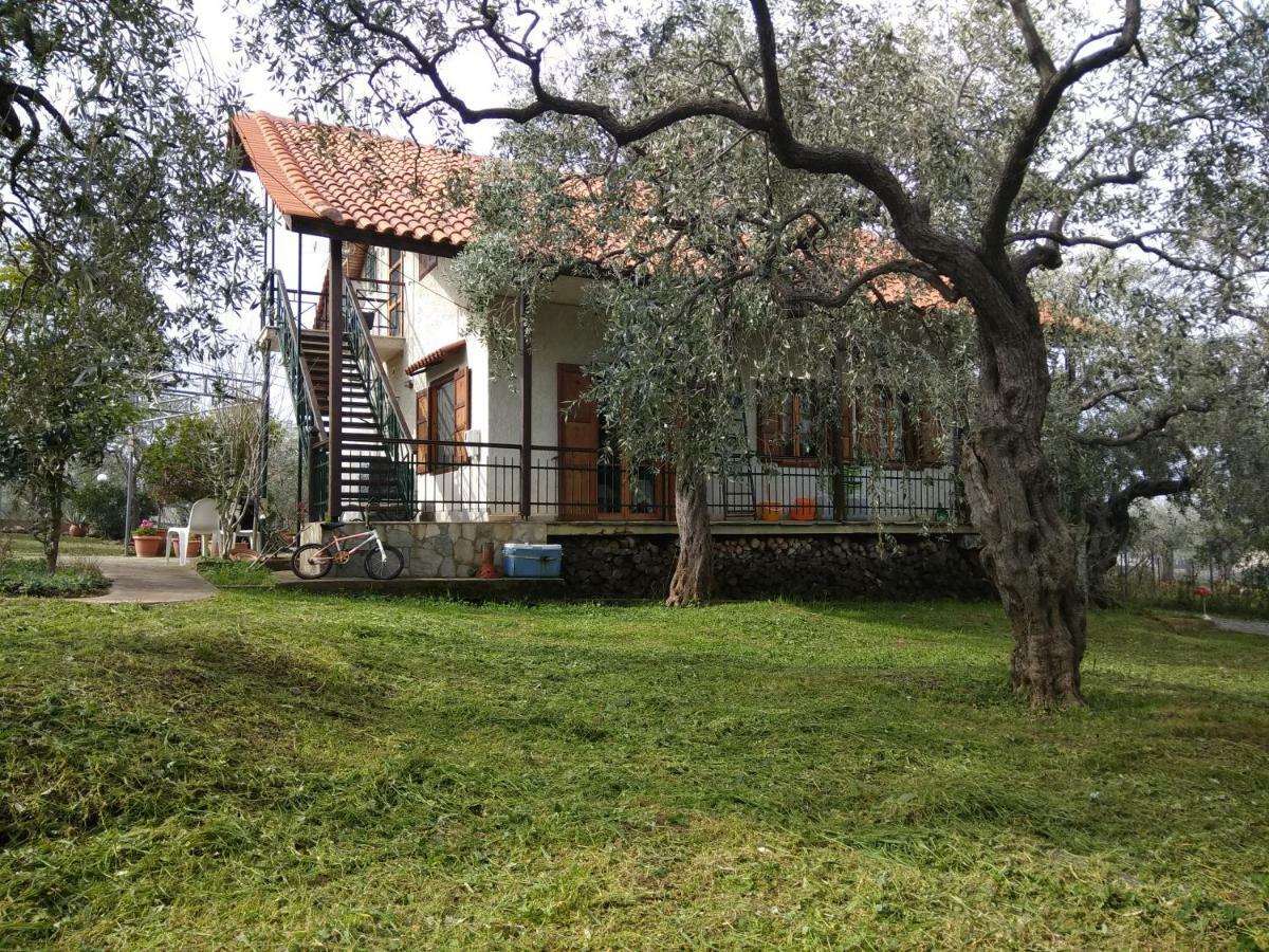 Апартаменты Smaro'S House Скала-Каллирахис Экстерьер фото